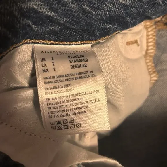 American Eagle Tomgirl Jeans Size 2 Distressed High Rise Mom Denim - Picture 4 of 7